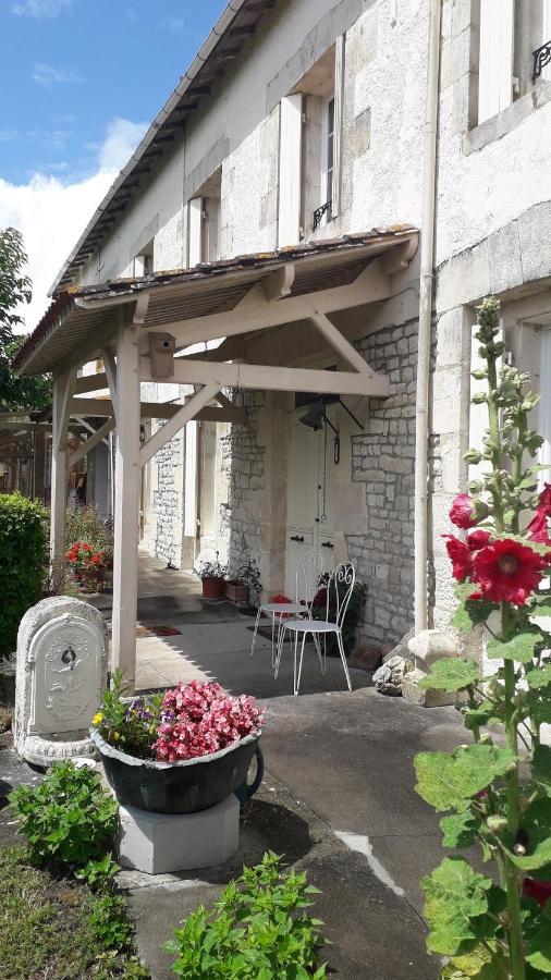 Saint-Jean-dʼAngély Domaine De Pelouaille - Chambre D'Hotes מראה חיצוני תמונה