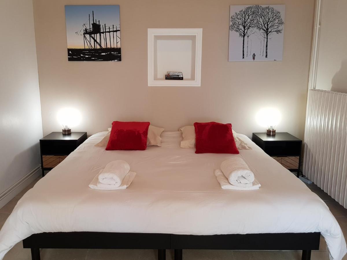 Saint-Jean-dʼAngély Domaine De Pelouaille - Chambre D'Hotes מראה חיצוני תמונה