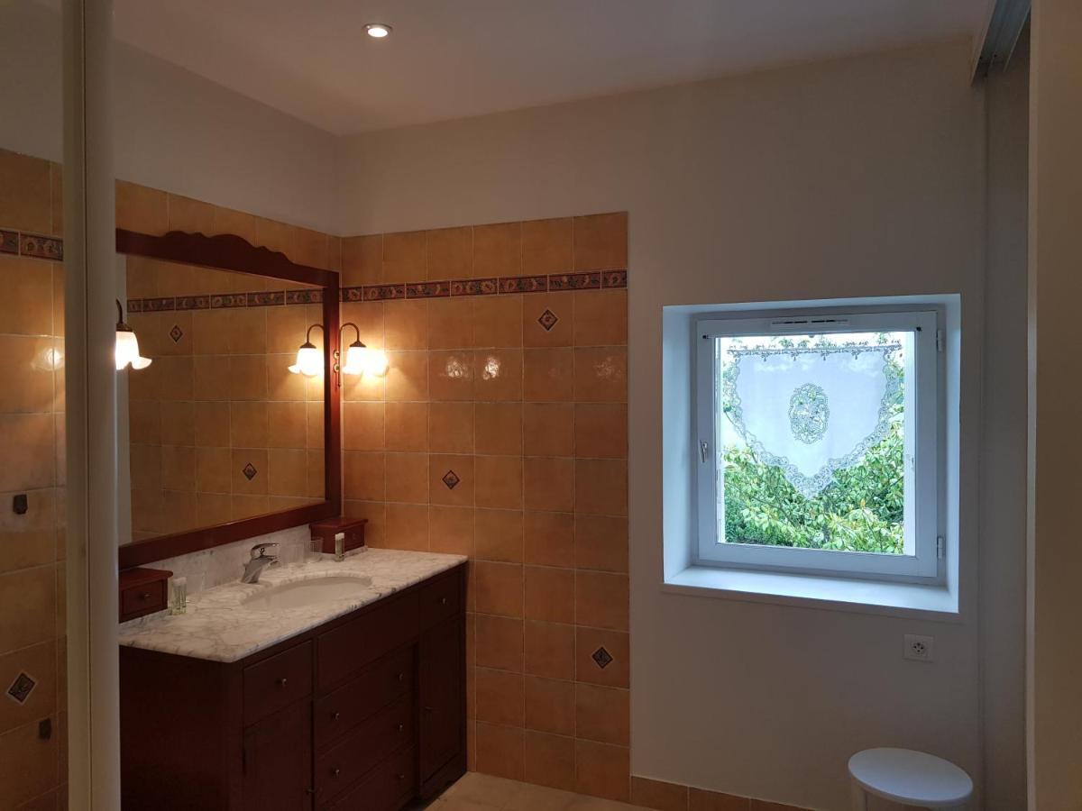 Saint-Jean-dʼAngély Domaine De Pelouaille - Chambre D'Hotes מראה חיצוני תמונה